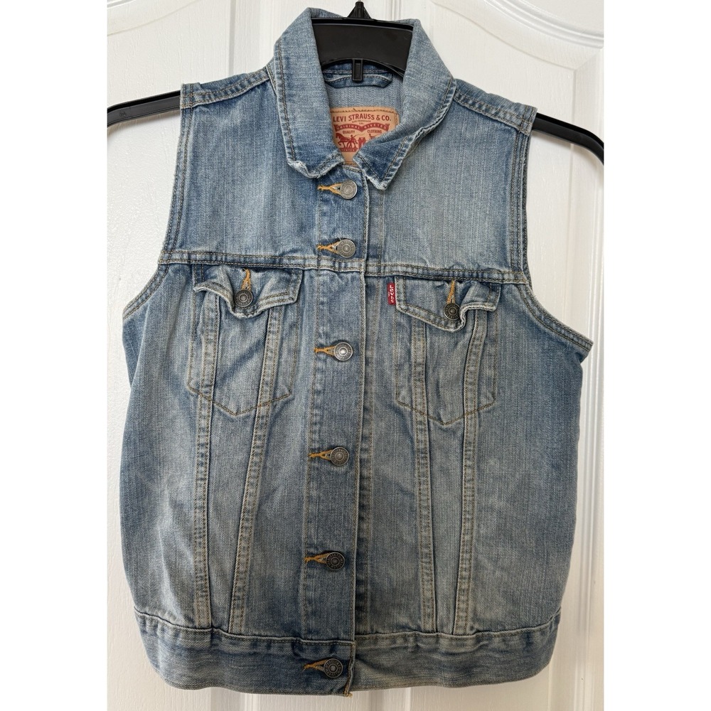 VTG‎ Levi's Women's Denim Trucker/biker Vest Jean Jacket Vest  Blue Medium